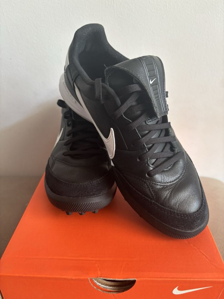 Бутонки/Калеври Nike Premier III TF