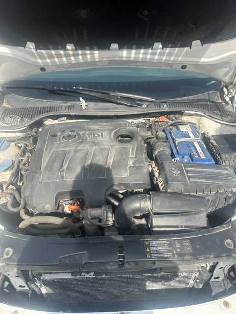 Dezmembrez Skoda Octavia 2 combi 2010 1,6tdi