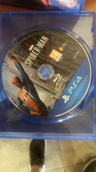 PS4 Spider-Man Edition + 2 manete + 4 jocuri