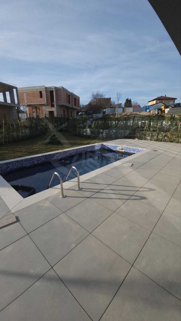 Продава се Къща в Варна, Виница - 204 кв.м за 2032 €/кв.м - Снимка #14