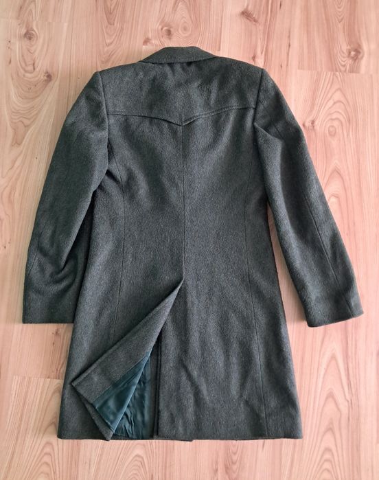 Дамско палто в маслено зелено