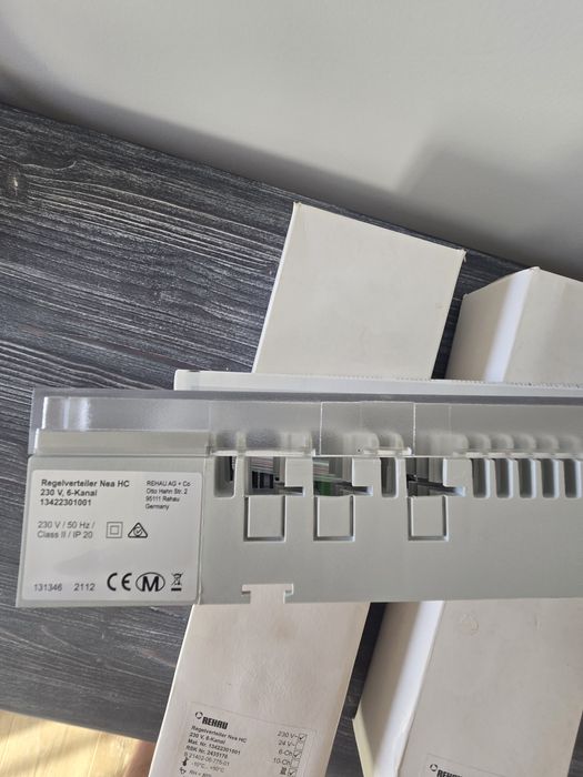 Regleta de cleme REHAU nea h 230 V, 6 canale