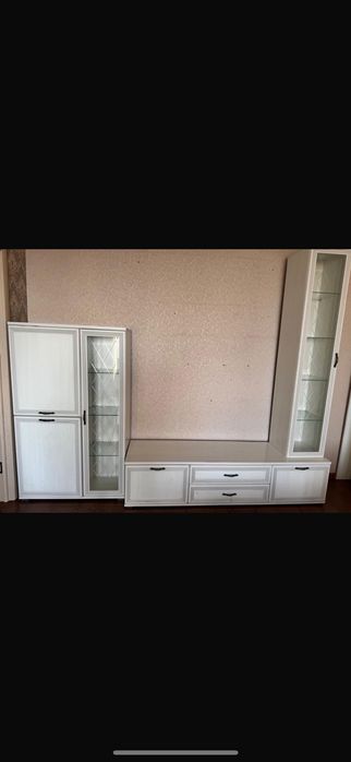 Тв зона, стеклянный шкаф под тв