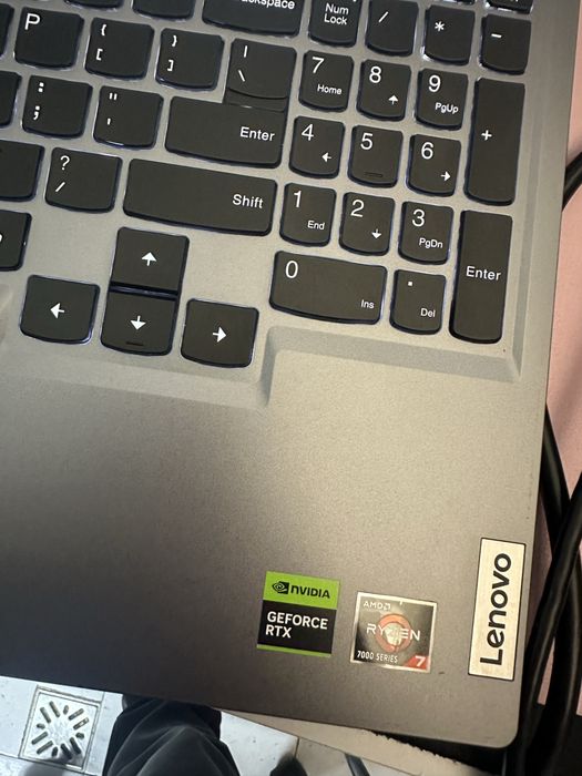 Lenovo LOQ gaming  Ryzen 7 RTX 4050 24GB 512GB ca nou baterie 100%