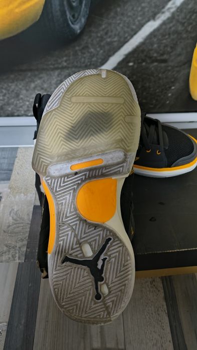 Найк Джордан 44 номер обувани 2 пъти