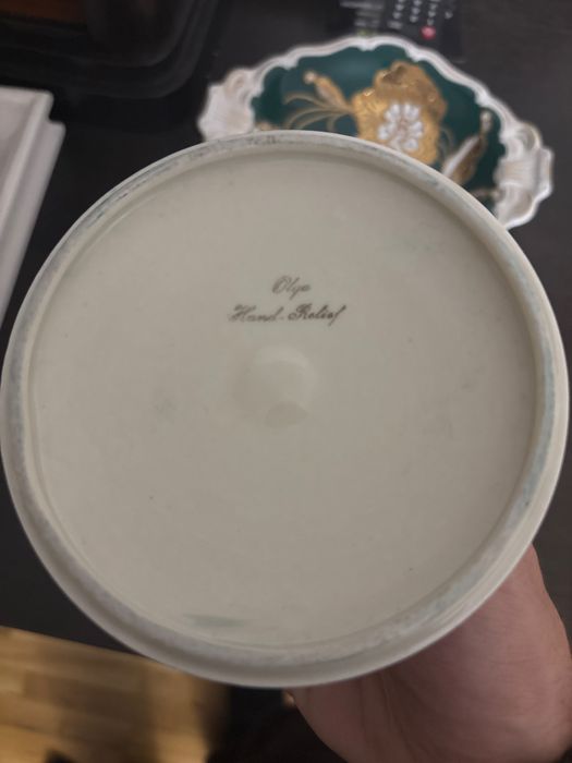 Прекрасен порцеланов експонат „Hand‑Relief Olga“ от Rosenthal Германия