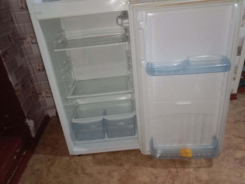 Продам рабочий холодильник