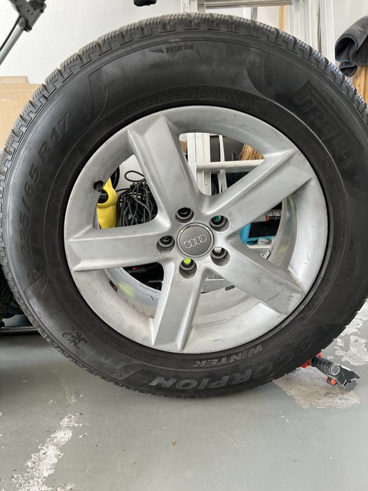Jante originale de iarna Audi Q5 235/65/17  cu anvelope