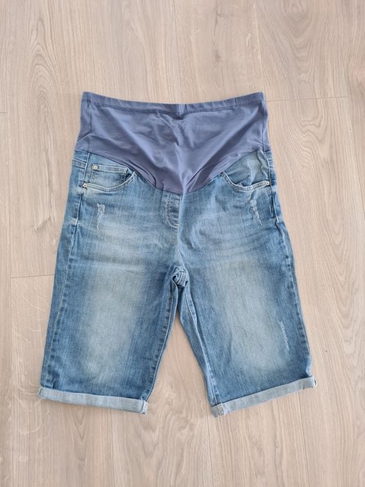 Blugi pentru femei însărcinate