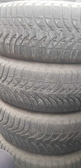 Vand roti cu anvelope iarna Michelin pentru Opel
