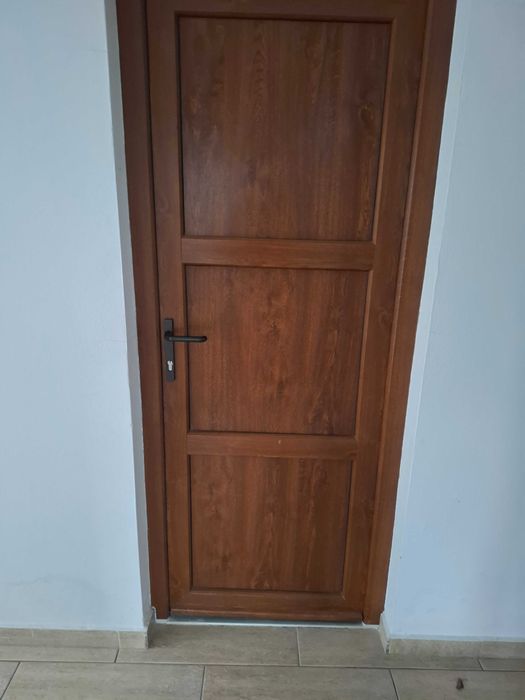 Usi termopan aproape noi