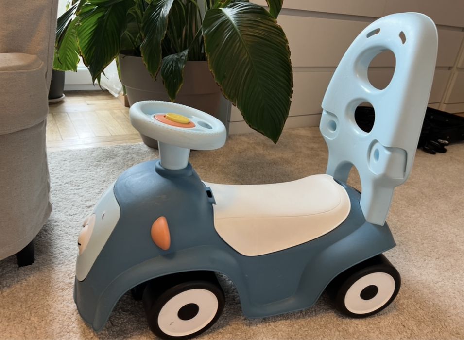 Masinuta Smoby pentru mers sau impins