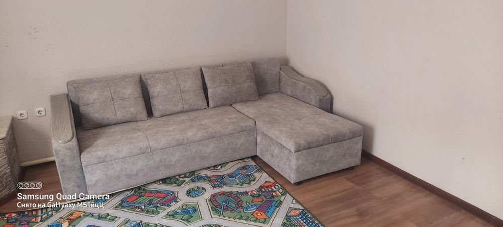 Продам диван пояти новый