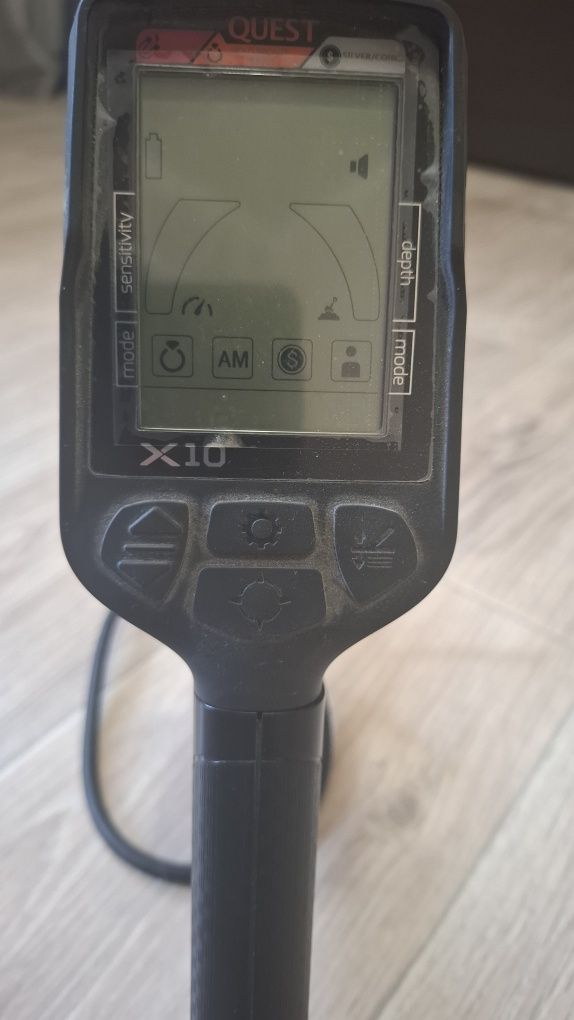 металлоискатель Quest x10