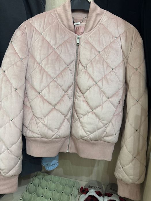 Дамско яке Guess