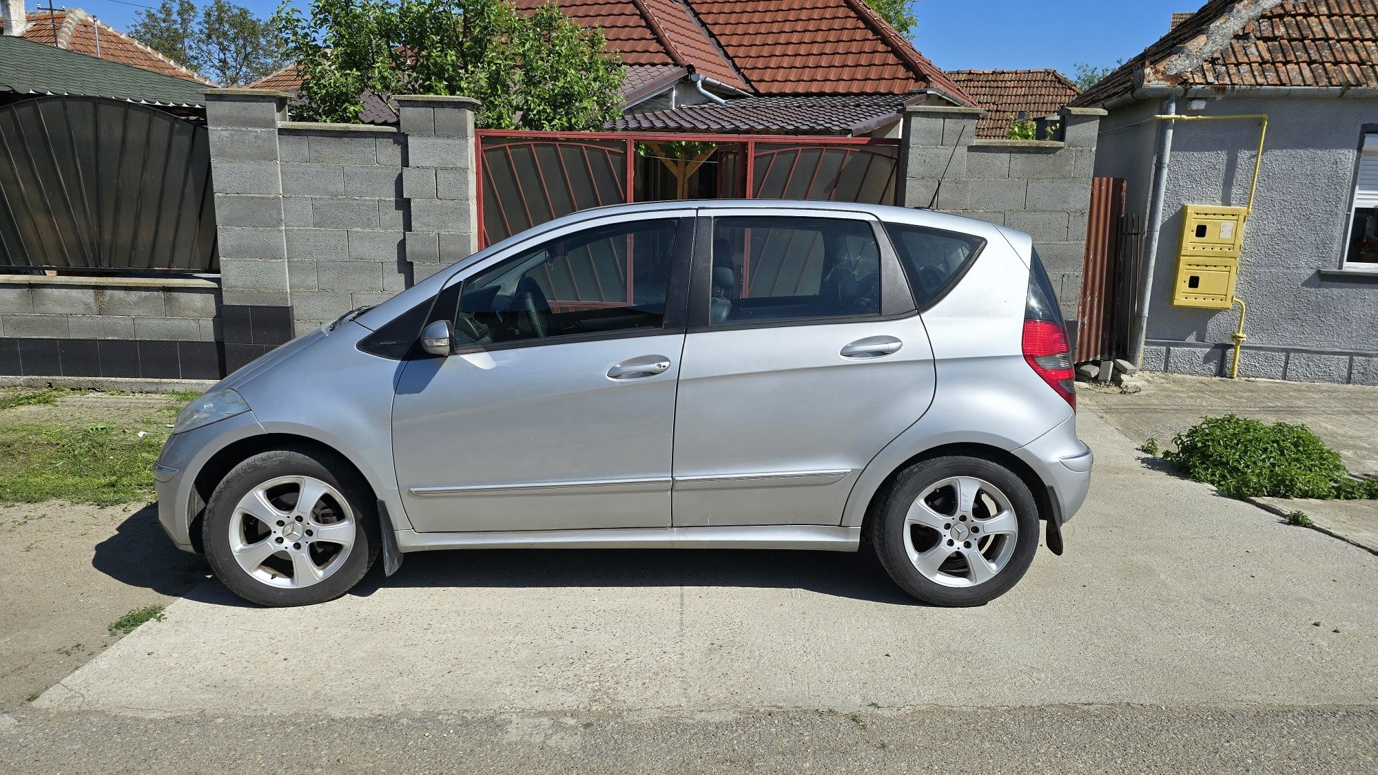Vând Mercedes Benz A-class