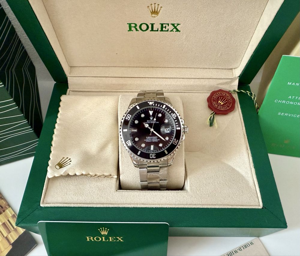 Часовник Rolex Submariner - Самонавиващ механизъм с кутия и документи