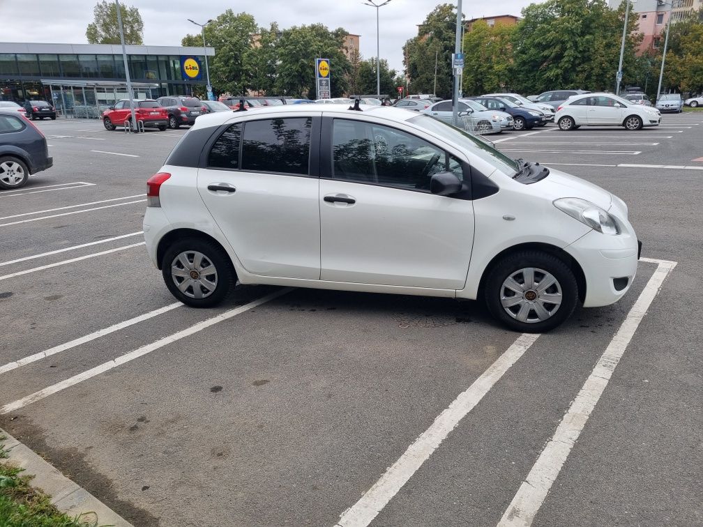 Toyota yaris 2010