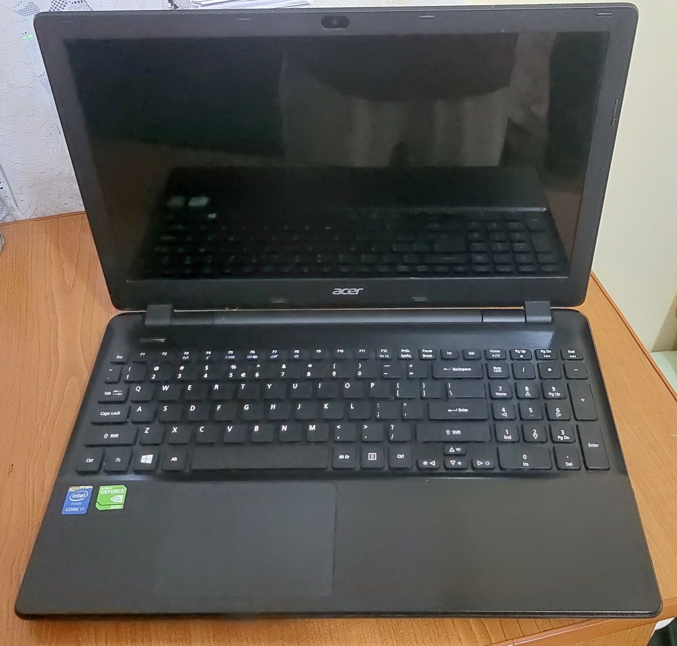 Laptop Acer Aspire E5-571
