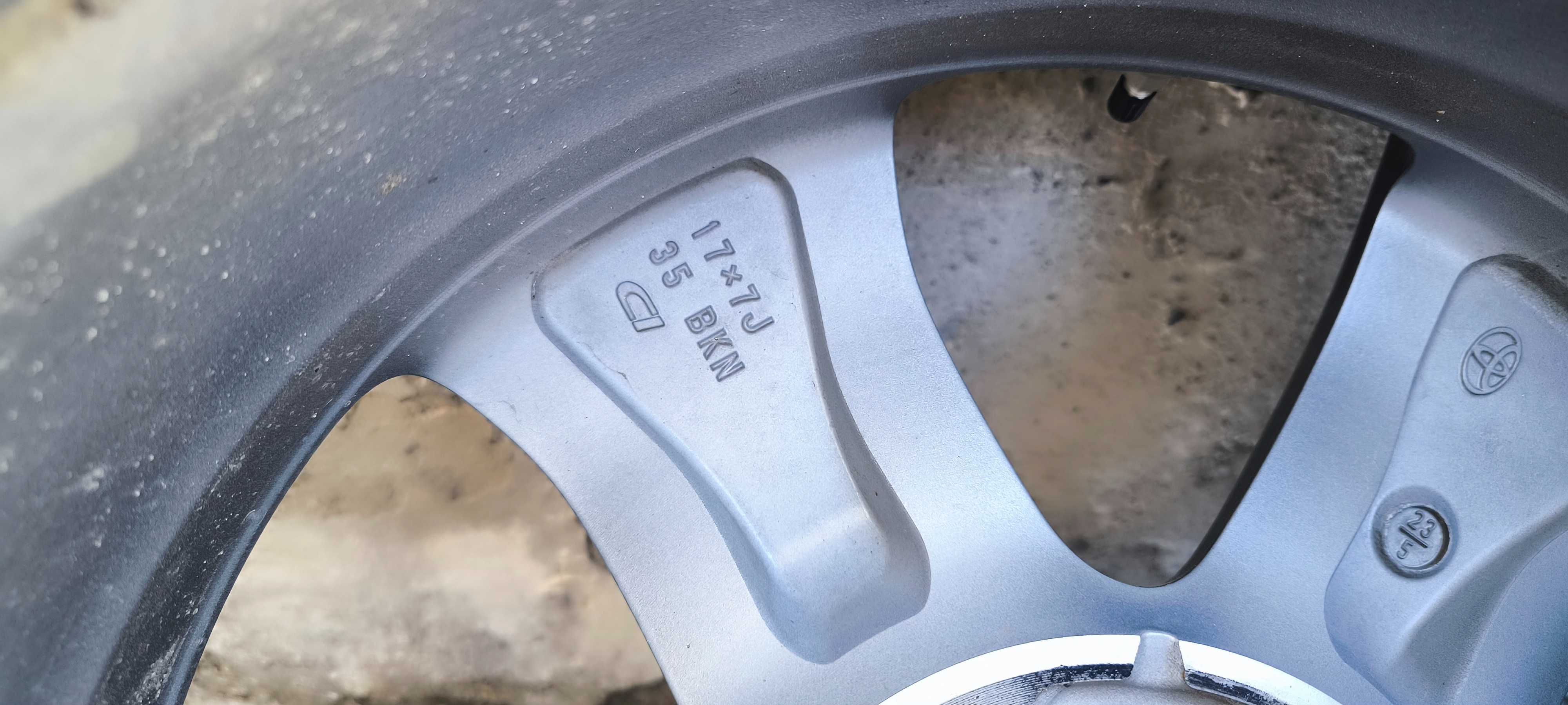 Джанти с летни гуми Bridgestone - Toyota RAV4 | 17 цола, 225/65