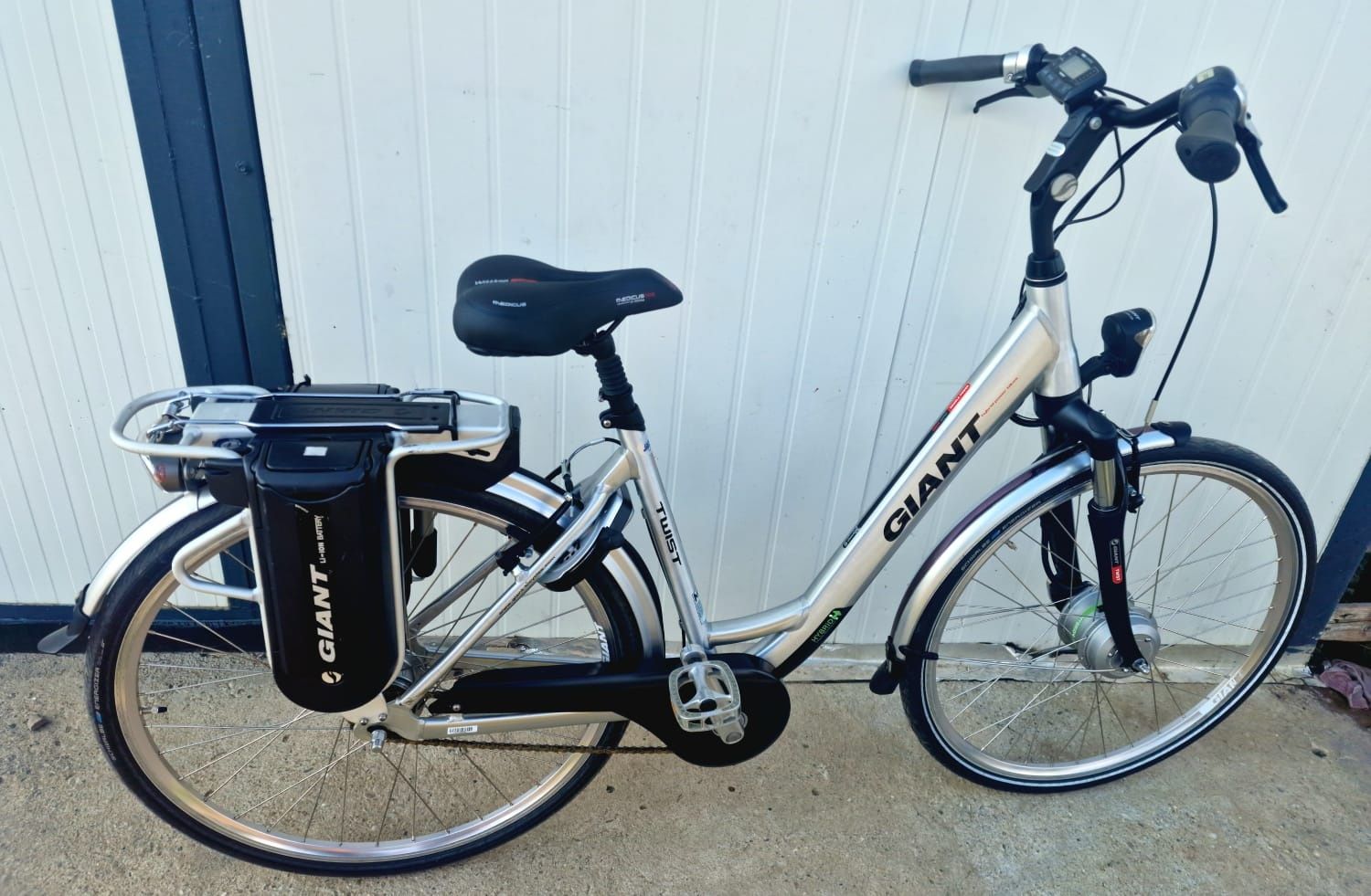 Bicicleta Electrica Giant Aluminiu