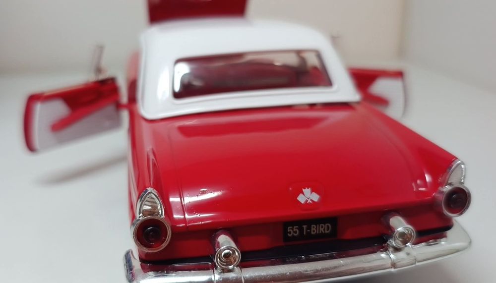 Machetă Ford Thunderbird 1/18 Revell