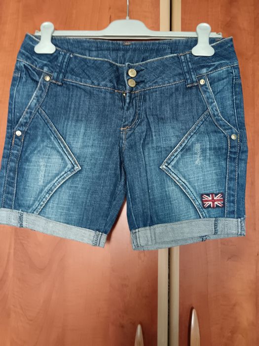 Vând Blugi Scurți Blu Collection Mărimea 31