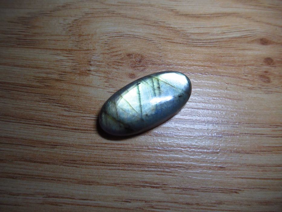 Естествени Сапфири и Сини Лабрадорити,Кианити