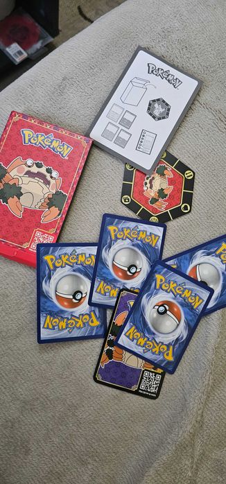 cutie cu cartonase pokemon