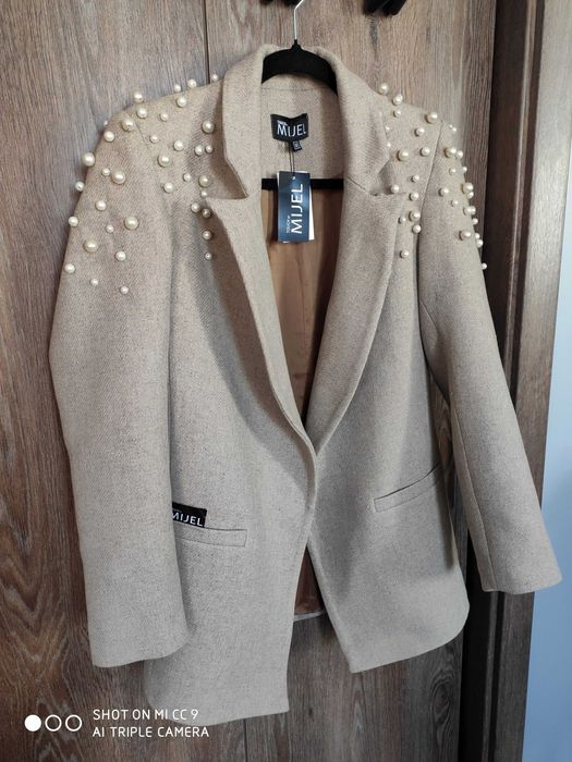 Намален MIJEL нов с етикет плътен блейзър с перли в цвят мока