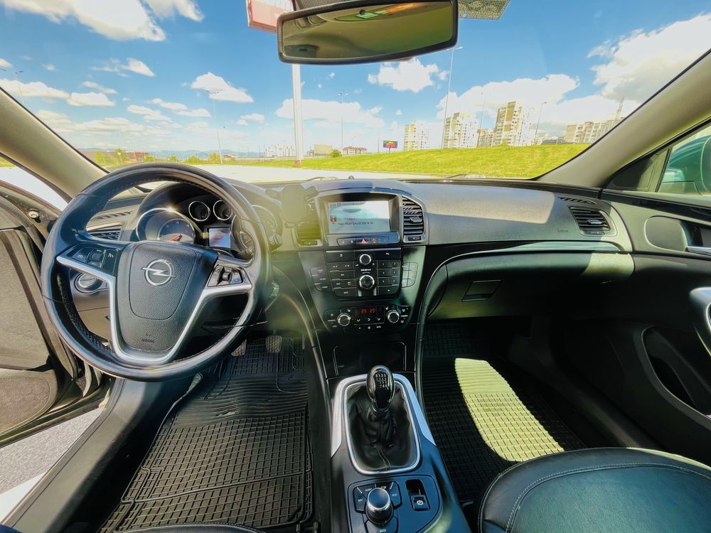 Продавам OPEL INAIGNIA - 2010г ,2.0 ,160 кс.