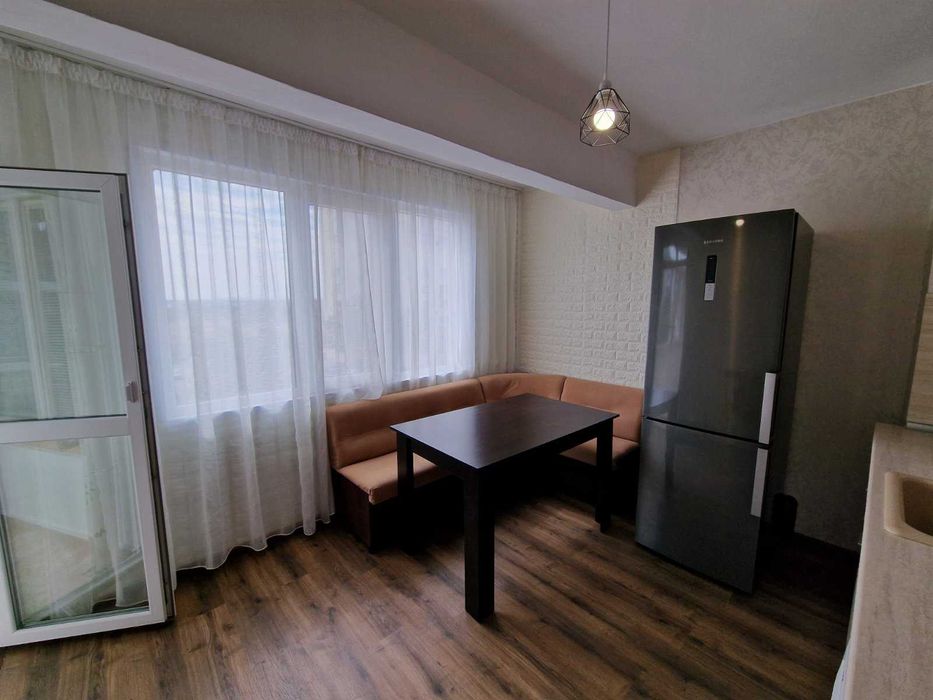 Дава се под наем Тристаен апартамент в Ямбол, Граф Игнатиев - 70 кв.м за 316.2 € - Снимка #1