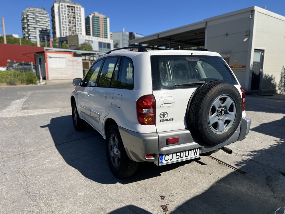 Vand Toyota RAV 4  1.8 benzina
