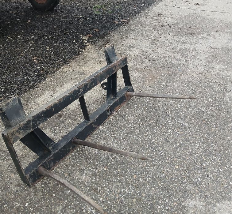 Tractor u 650 cu incarcator