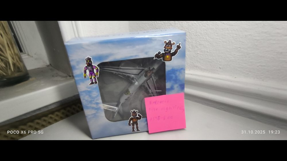 Модельный сомолет A340-600 коллаб Five night,s Freddy