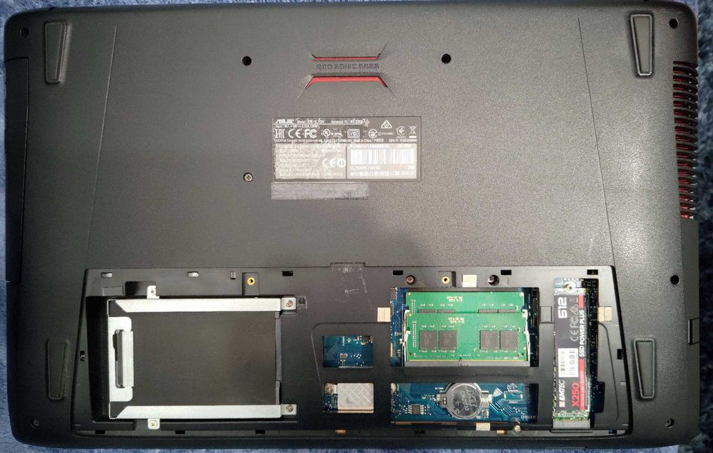 Asus ROG GL752 laptop