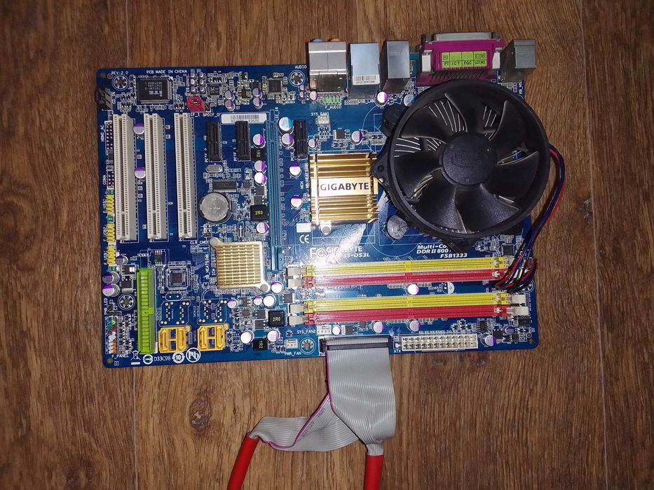 Материнская плата Core CPU DDR II 800 с встроенным процессором GIGABYT