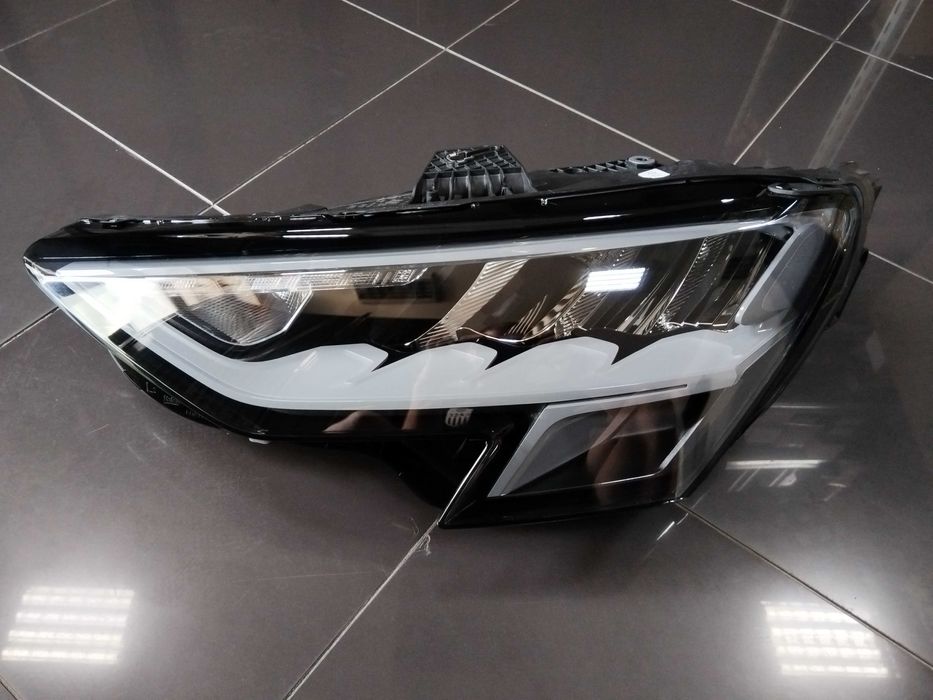 НОВ Ляв Фар Комплект LED Audi A3 S3 8Y 2020- 8Y0941011