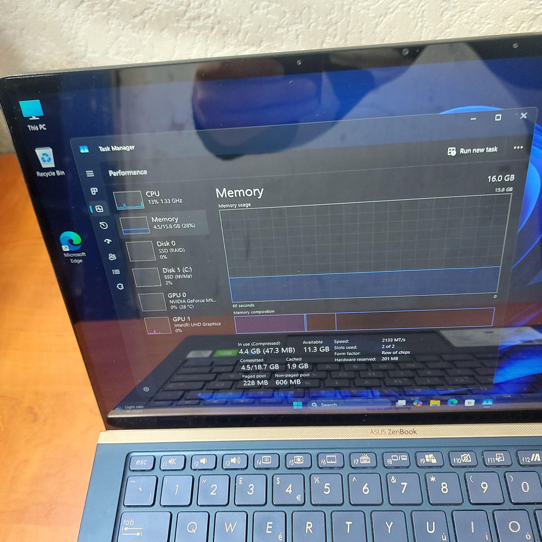 Okazie! Asus Zenbook 14 disp touch,touchpad cu disp i7 gen10,16gb,ssd
