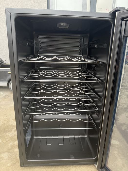 Малка хладилна витрина