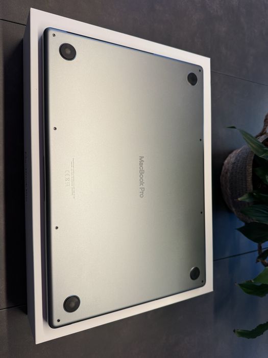 Macbook Pro 16’, M1 Pro, 16GB RAM, 512 GB