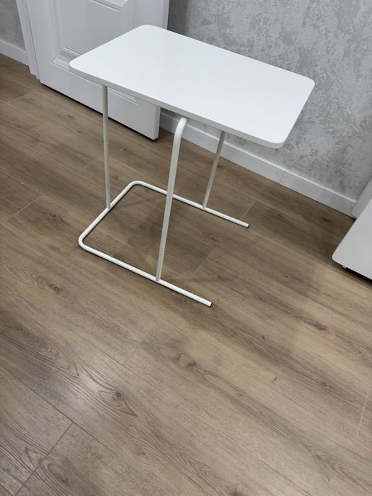 Столик журнальный икеа 55/40/65 белый