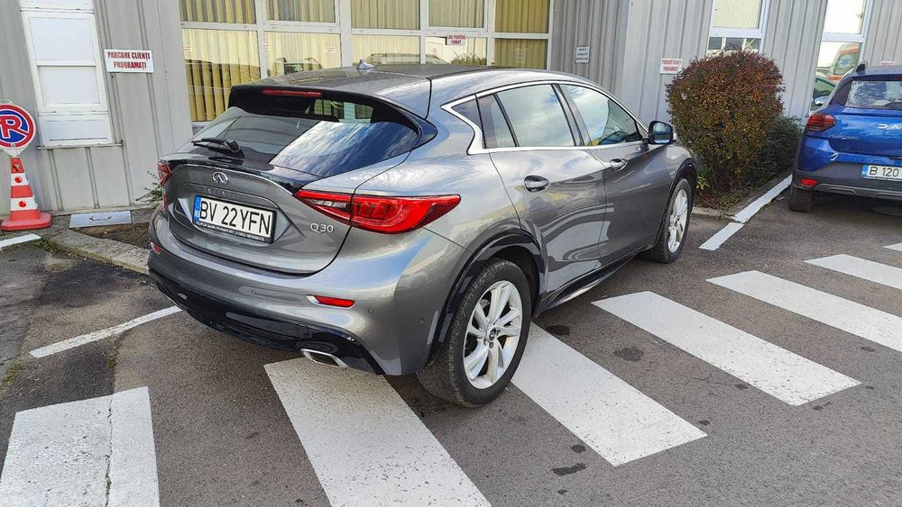 Masina Infiniti Q30, 63000 km, GLA