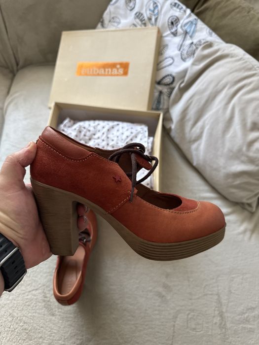 Pantofi cu toc Cubanas aproape noi marimea 40