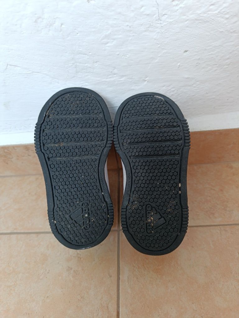 Маратонки Adidas 21