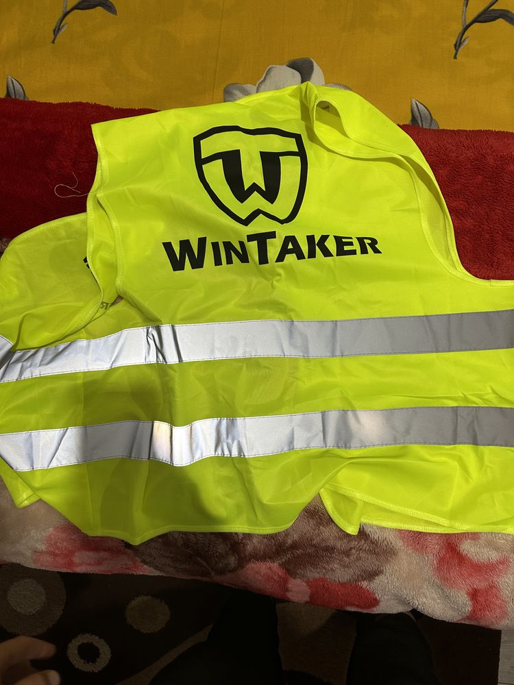 Jacheta vestă reflectorizantă WinTaker/WinTruck și 4 brelocuri