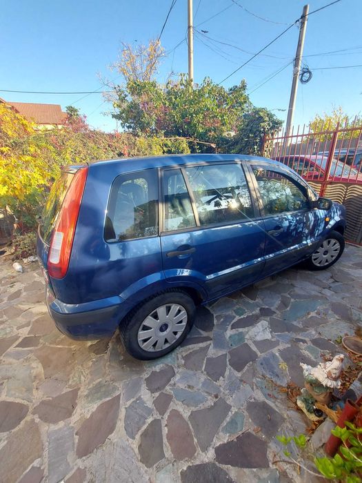 Vand Ford Fusion, motor 1.4 , 2008 , 175000 km reali, bine intretinuta