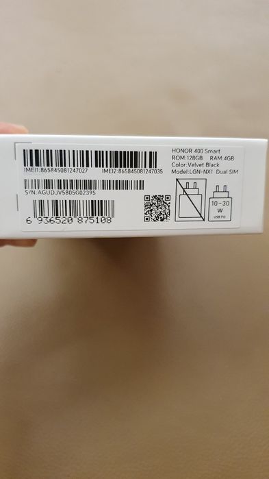 Неразопакован телефон Honor 400 Smart