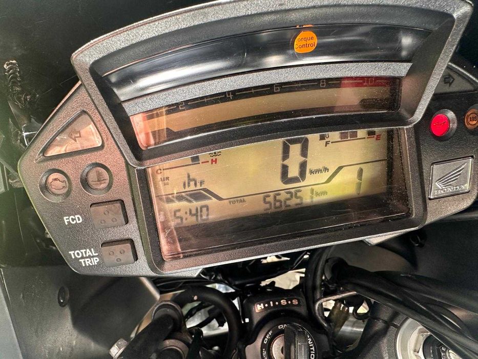 Honda VFR1200X Crosstourer 2012 – 56.251 km  6.000 €