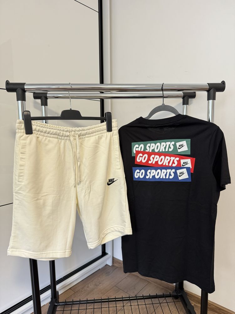 Pantaloni scurți Nike - Mărimea S
